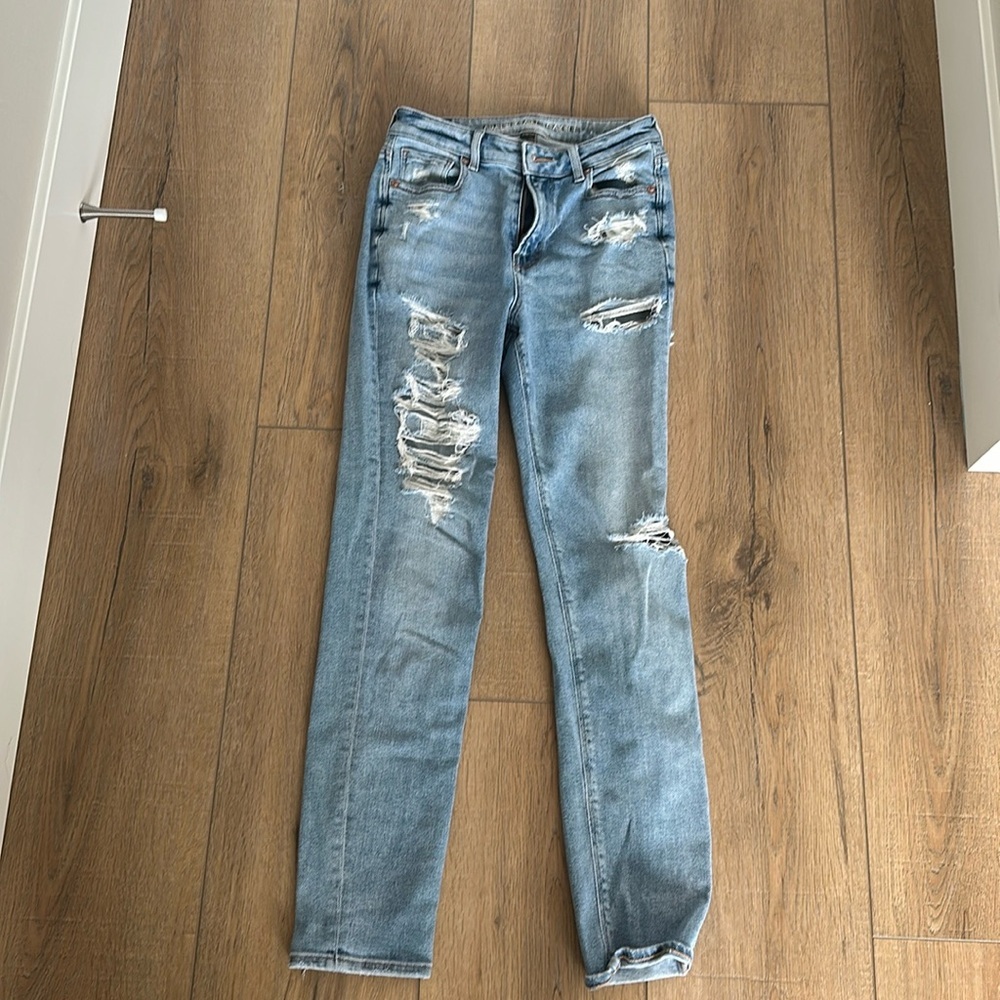 American Eagle size 0 long women’s distressed jeans